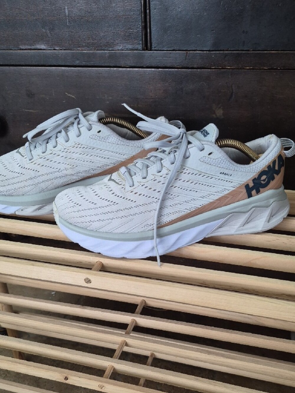Hoka Womens Arahi 4 White and Tan Athletic Running Shoes - Picture 2 of 6